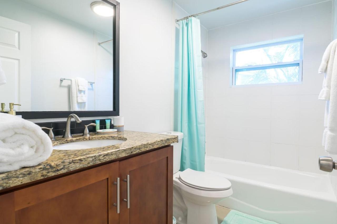 Tropical House 3 Bedrooms With Pool Oakland Park Hébergement de vacances *